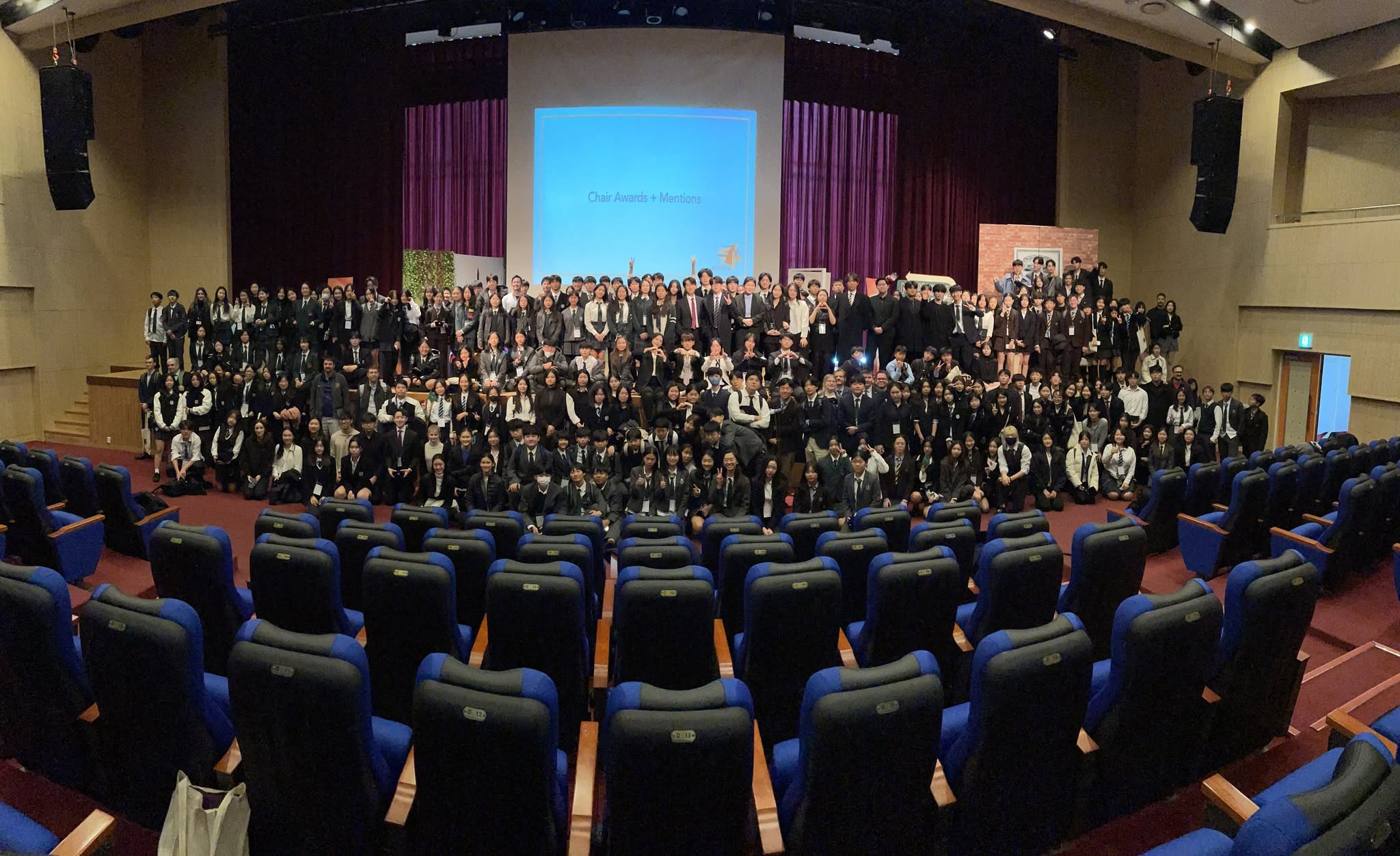 All delegates at the JEJUMUN X closing ceremony