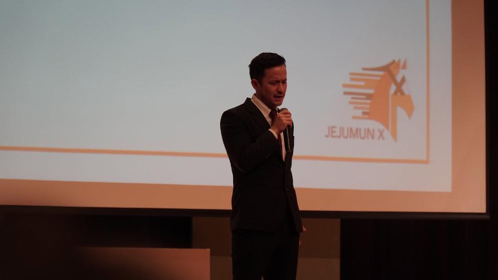 Nick speaking at JEJUMUN X